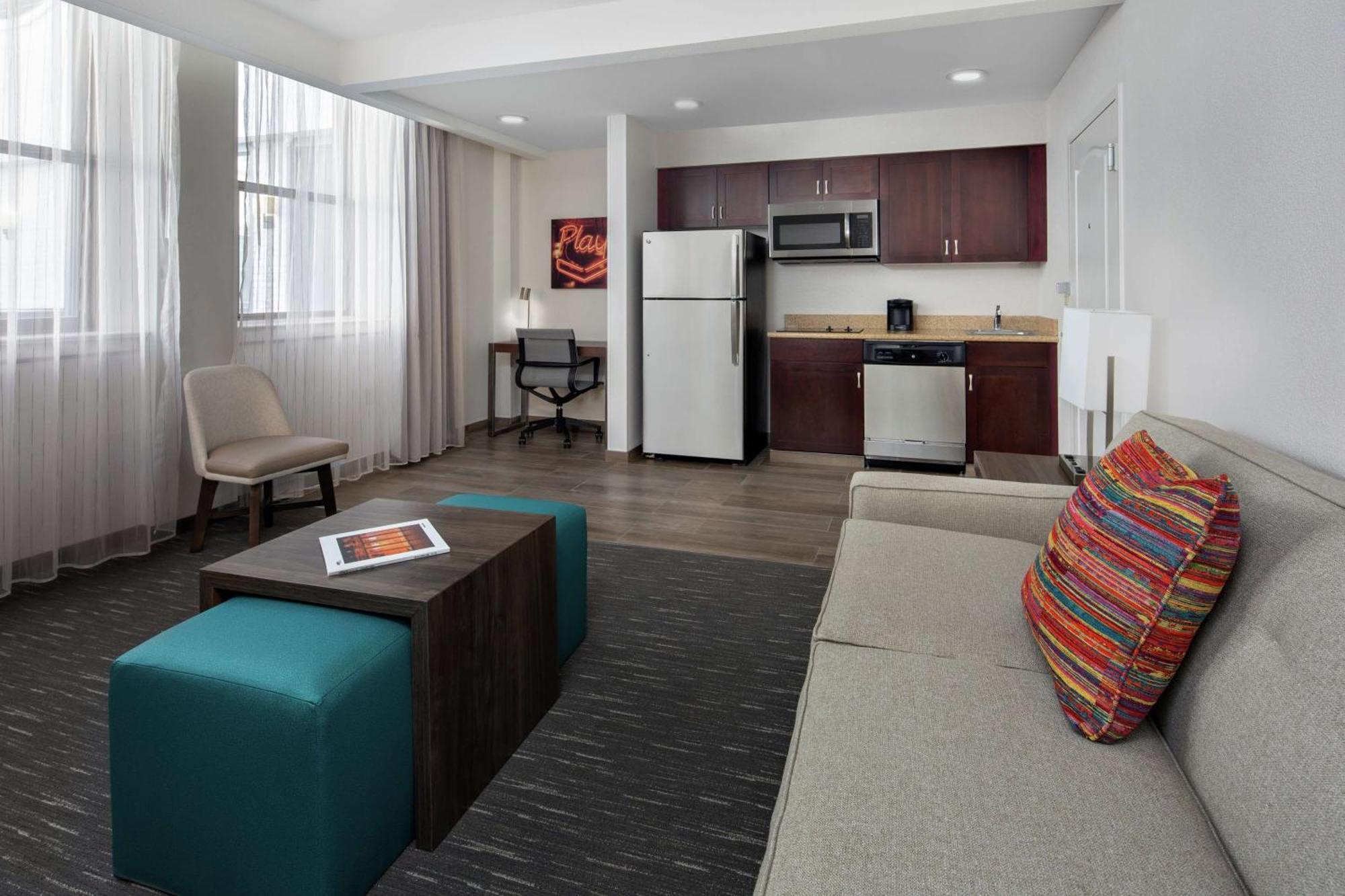 Hotel Homewood By Hilton Downtown Nashville